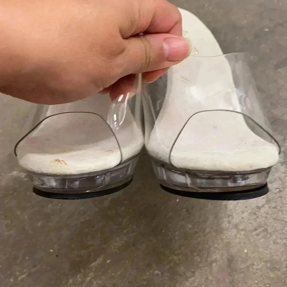 Clear  heels - Picture 3 of 7